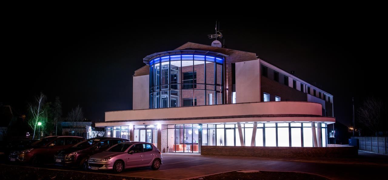 Hotel Kosma Kozmin Εξωτερικό φωτογραφία