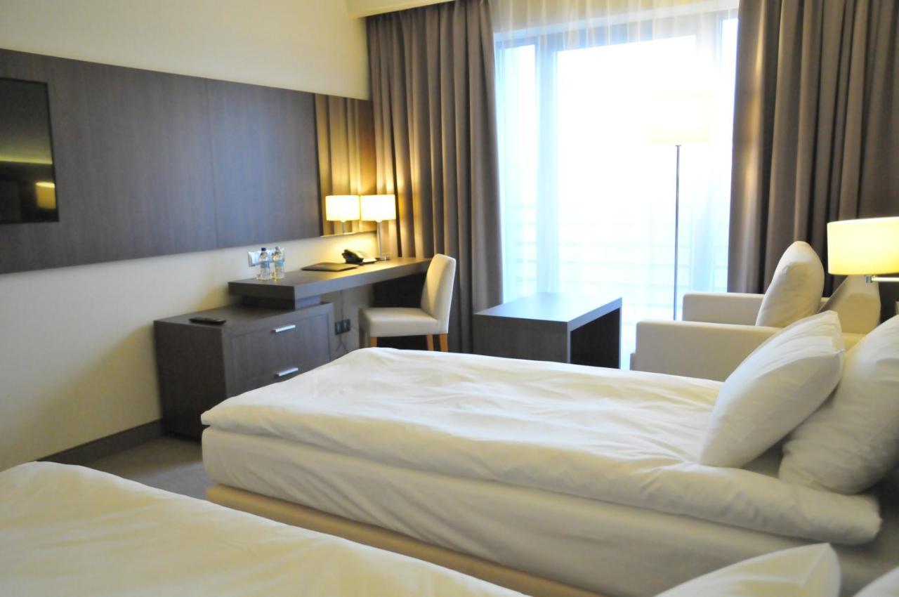 Hotel Kosma Kozmin Εξωτερικό φωτογραφία