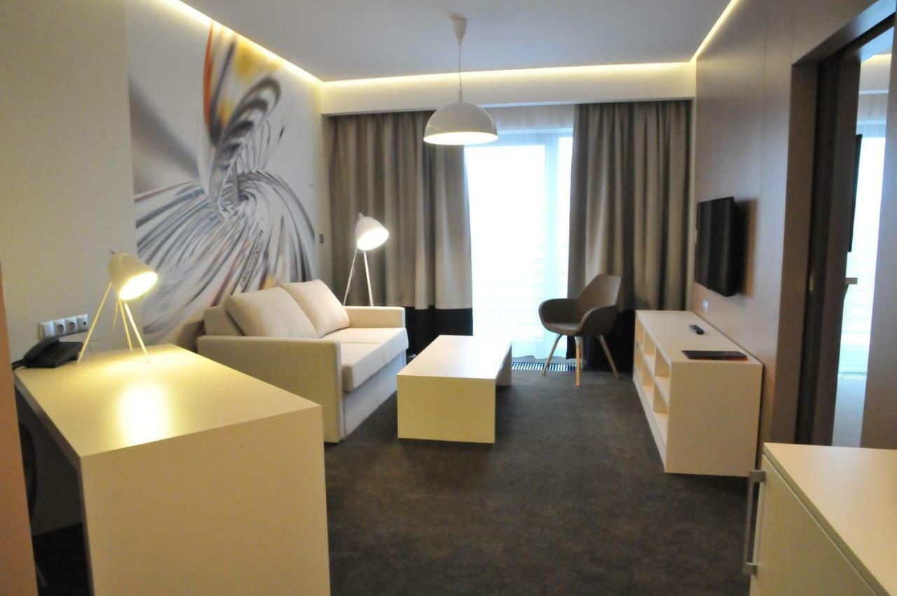 Hotel Kosma Kozmin Εξωτερικό φωτογραφία