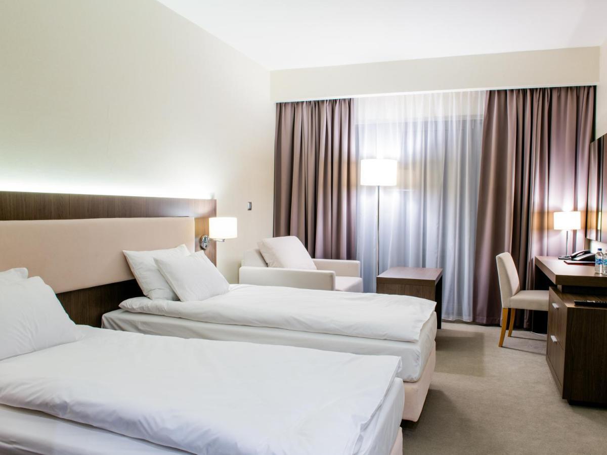 Hotel Kosma Kozmin Εξωτερικό φωτογραφία