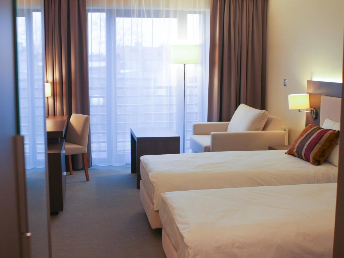 Hotel Kosma Kozmin Εξωτερικό φωτογραφία