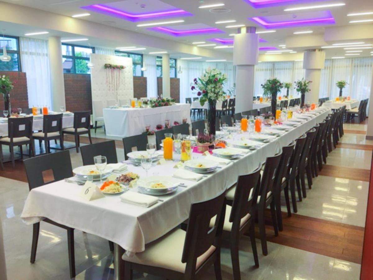 Hotel Kosma Kozmin Εξωτερικό φωτογραφία