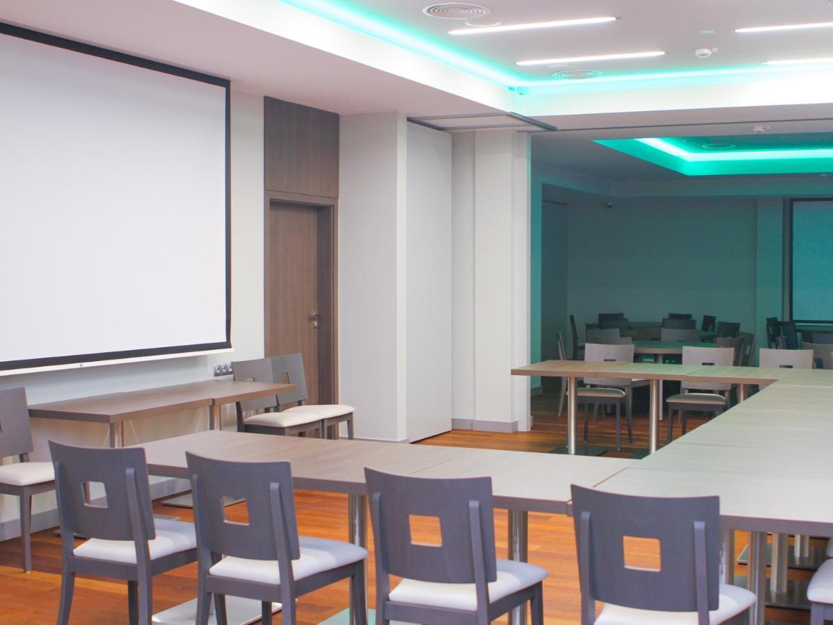 Hotel Kosma Kozmin Εξωτερικό φωτογραφία