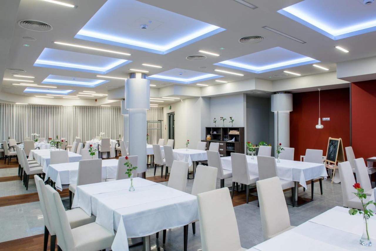 Hotel Kosma Kozmin Εξωτερικό φωτογραφία