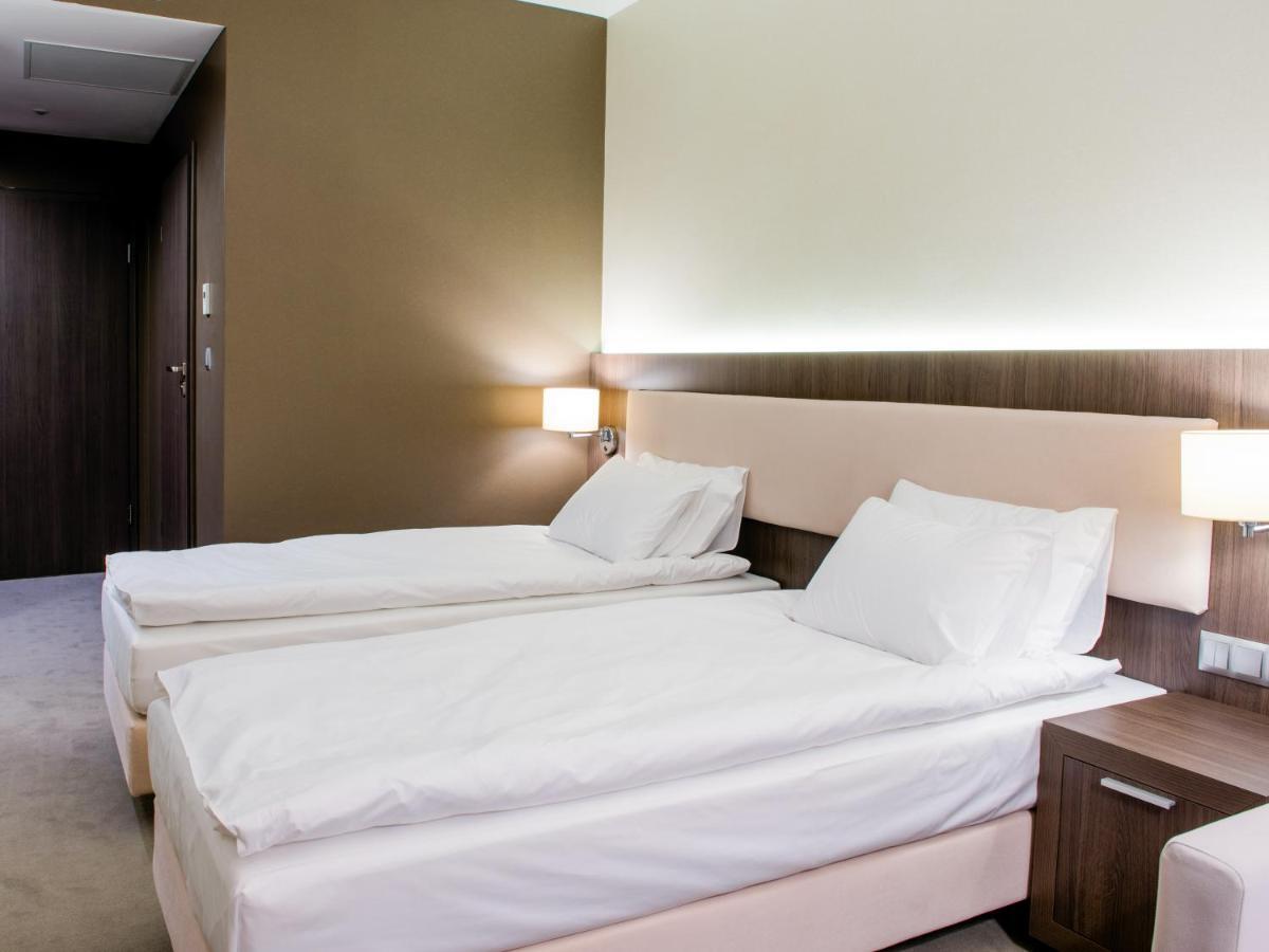 Hotel Kosma Kozmin Εξωτερικό φωτογραφία